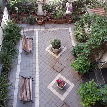 Antico Corso Oda ve Kahvaltı Katanya