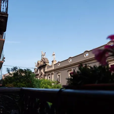 Antico Corso ベッド・アンド・ブレックファスト カターニア