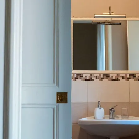 Bed & Breakfast Antico Corso 3*